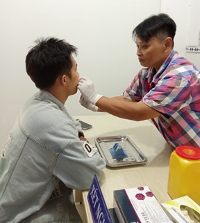 Chia sẻ từ cộng đồng: Xét nghiệm HIV online là giải pháp hiện đại, đảm bảo tính bảo mật và yên tâm cho khách hàng